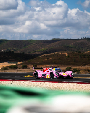The Portuguese landscape with our cars. Now available for you! 📸 The #PortimaoRound wallpapers are h