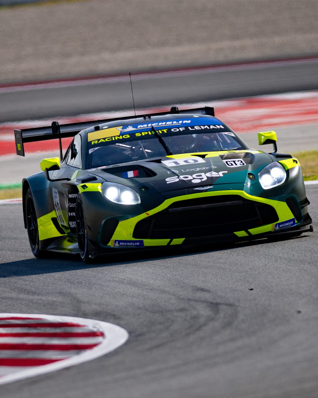 Back on top - the former champions strike first. 🥇 @racingspiritofleman takes victory in Round 1, wi